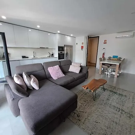 Appartamento - Beautiful Modern One Bedroom First Floor With Communal Pool